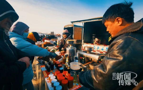 越冷越热闹，年货大集“买买买”的诱惑谁能扛得住？