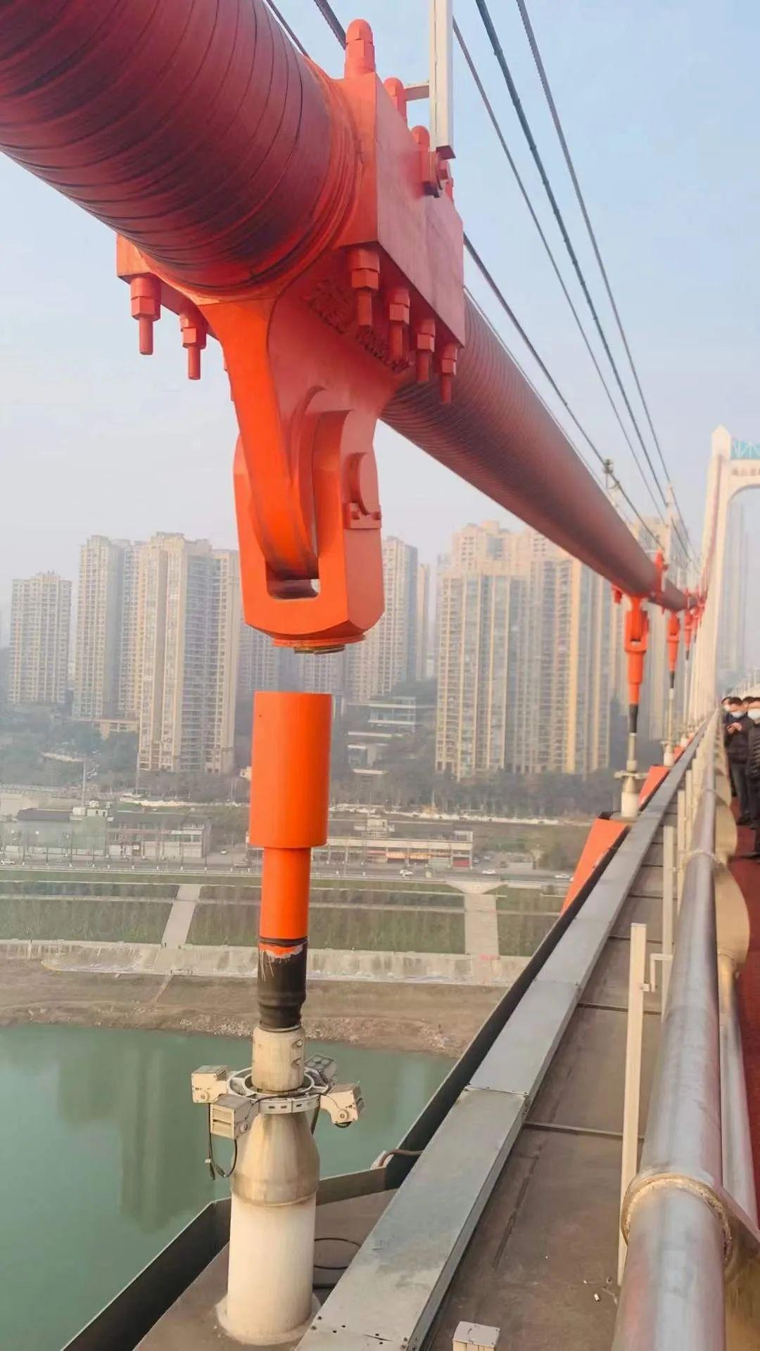 重庆鹅公岩轨道大桥短吊杆断裂，桥梁专家：要做全面检查