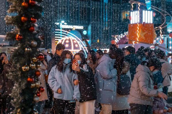 这家吃货眼中的“美食天堂”，为何自降餐饮比例？它更大的目标是……