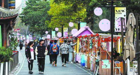 别样“年货”迎新春 市场红火年味浓