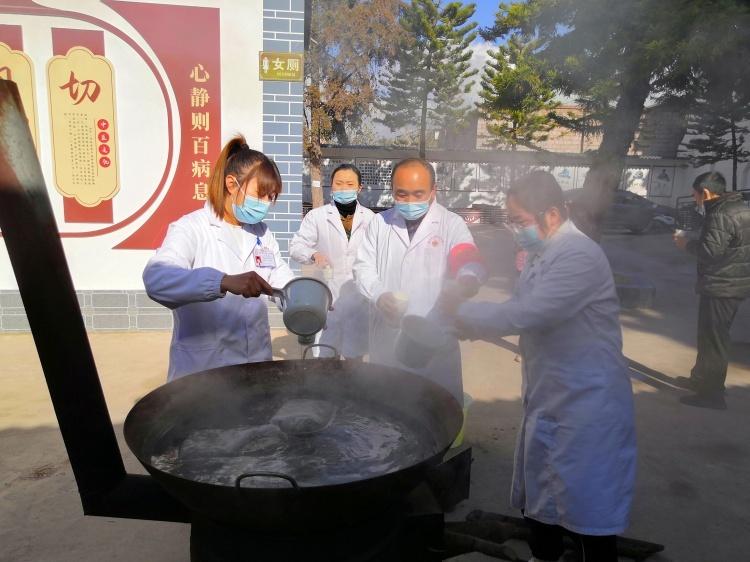 巍山大仓中心卫生院携手上海专家，中医药服务百姓送健康