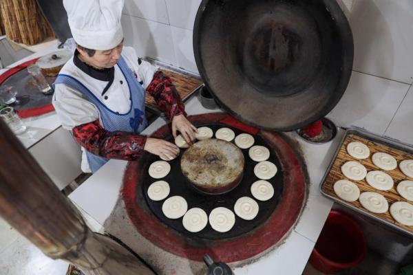 400年传承店子火烧：咬一口咯嘣脆，嚼一下香满嘴