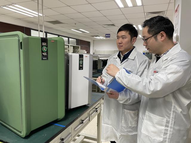 西部（重庆）科学城一企业研发空气消毒机助力冬奥会防疫