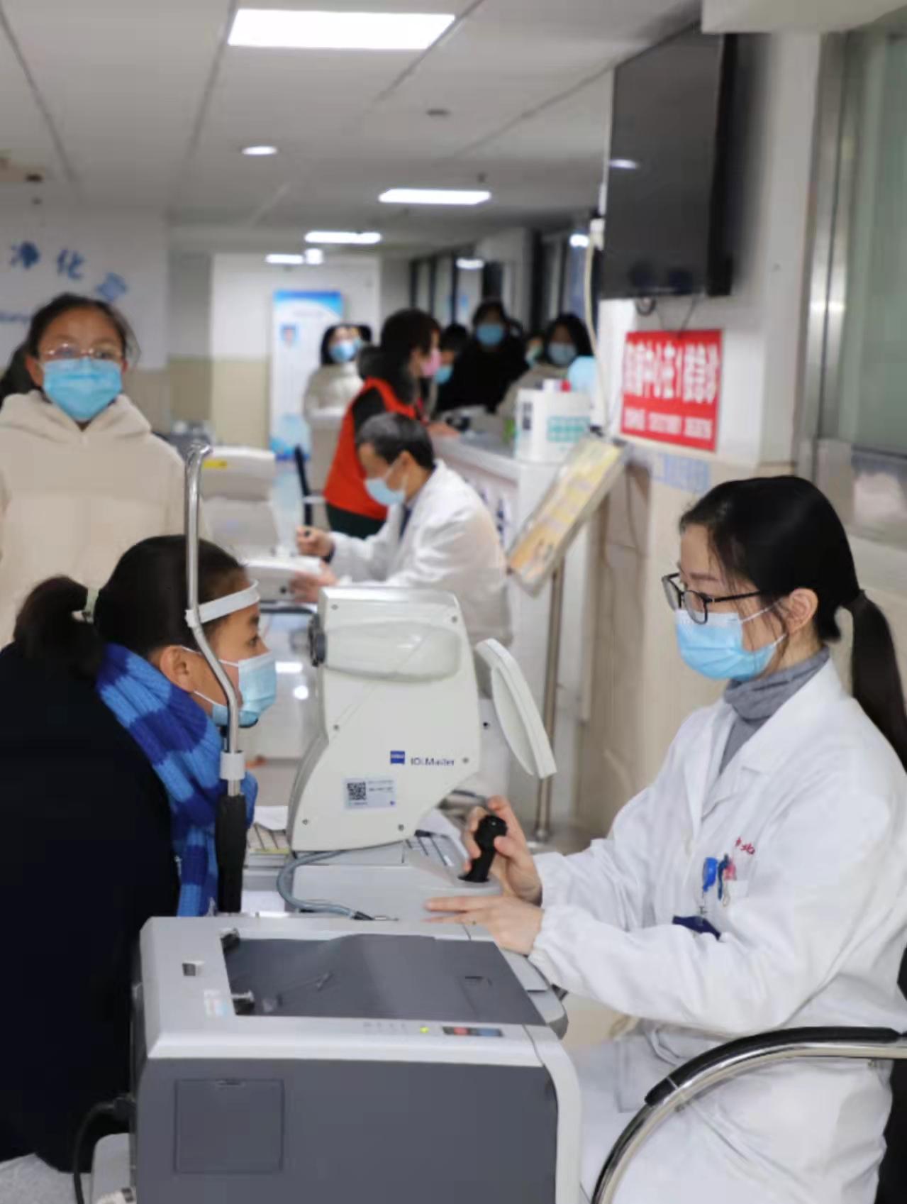 市北医院眼科连续三年为共康中学藏族学生送上保护视力“新年礼物”