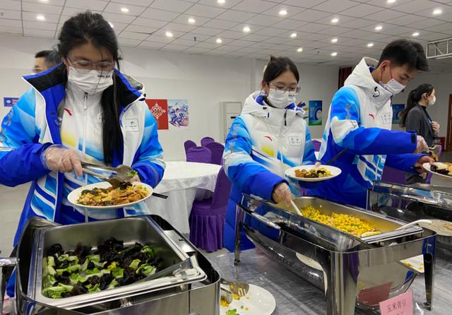 揭秘志愿者的冬奥菜单：“延庆味道”端上餐桌