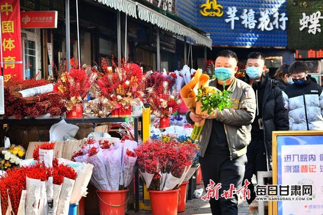 「找年味」花市红 鲜花俏 年味儿浓