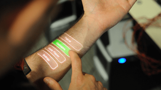 有了电子皮肤，机器人取代人类还有多远？