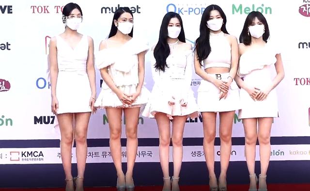 韩日增确诊上万 女团出席活动却被要求摘下口罩