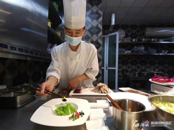 星级酒店的年夜饭送到市民家——年夜饭里看时尚