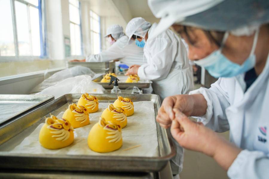 寻威年味｜威海非遗传人带你一起制作“金虎”花饽饽