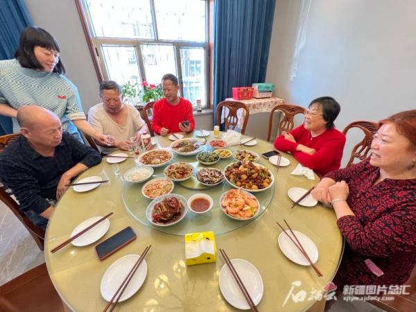 年夜饭新宠！预制菜中品年味——年夜饭里看时尚