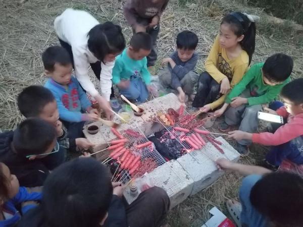 过年仪式感｜儿时的乐趣，最有年味的窑鸡和窑红薯