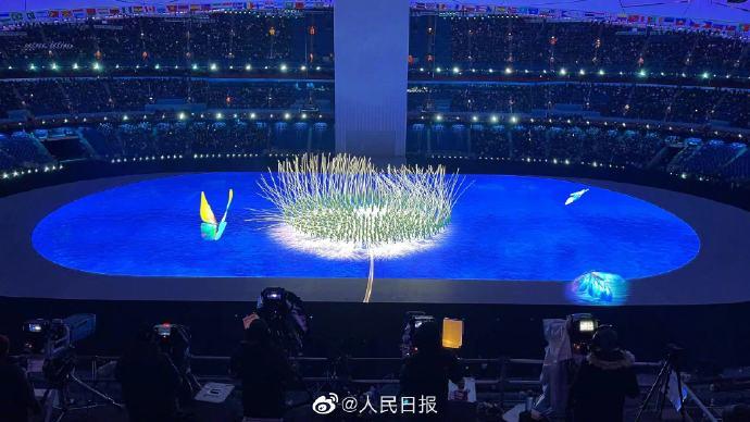 ?北京冬奥会开幕式创意环节让人过目难忘 网友：张艺谋太稳了！