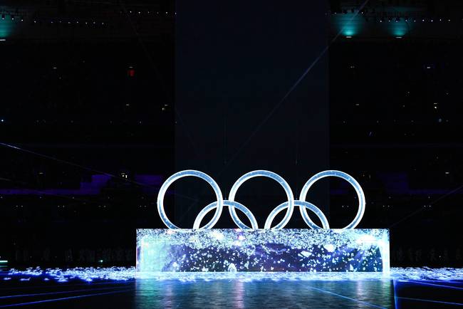 3吨重，奥运五环“破冰而出”闪耀中国科技