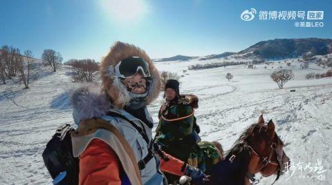 吴磊零下二十八度骑马横跨雪原 包裹严实少年感十足