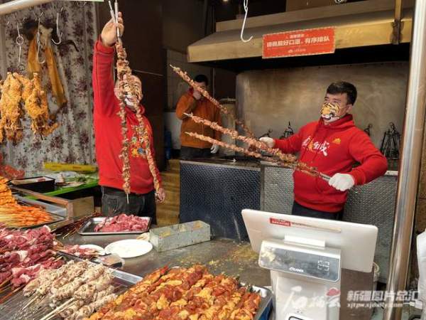 哪个菜最好吃你说了“蒜”大巴扎美食大赛邀请游客用大蒜投票