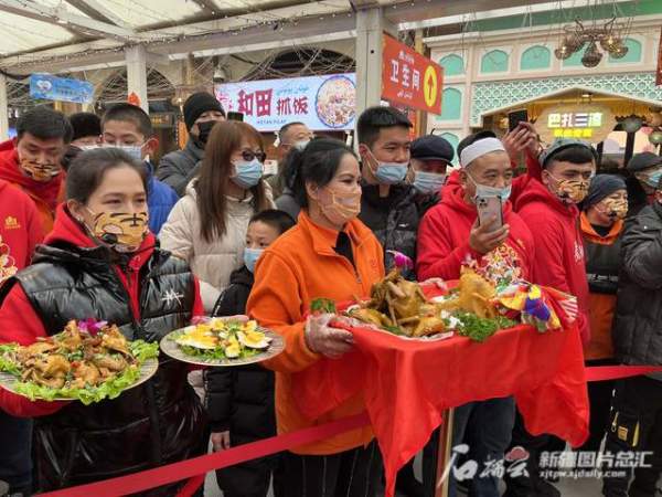 哪个菜最好吃你说了“蒜”大巴扎美食大赛邀请游客用大蒜投票