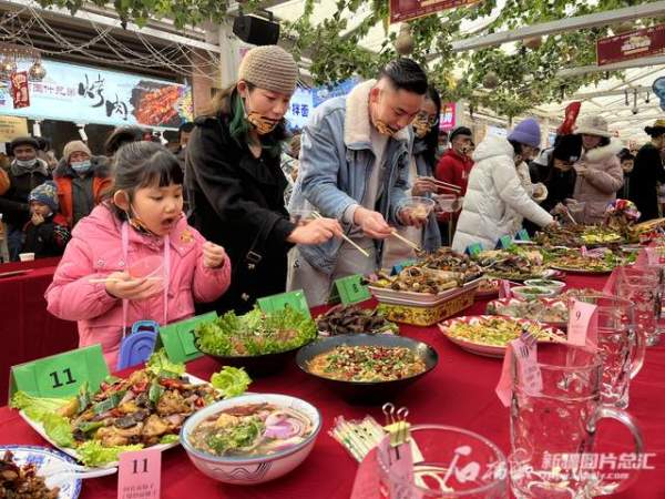 哪个菜最好吃你说了“蒜”大巴扎美食大赛邀请游客用大蒜投票