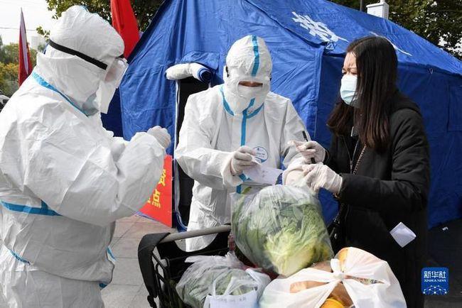 突发！一家四口感染，两地中风险！更有一律停业，全员核酸！