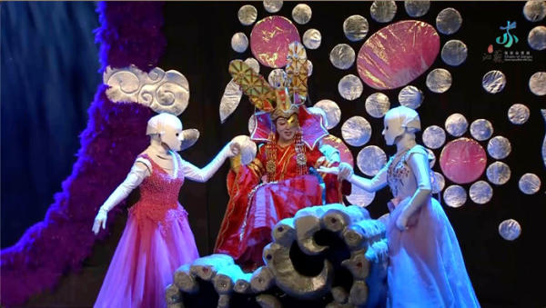 扬州杖头木偶剧《白雪公主》虎年“欢乐春节”火爆哥伦比亚