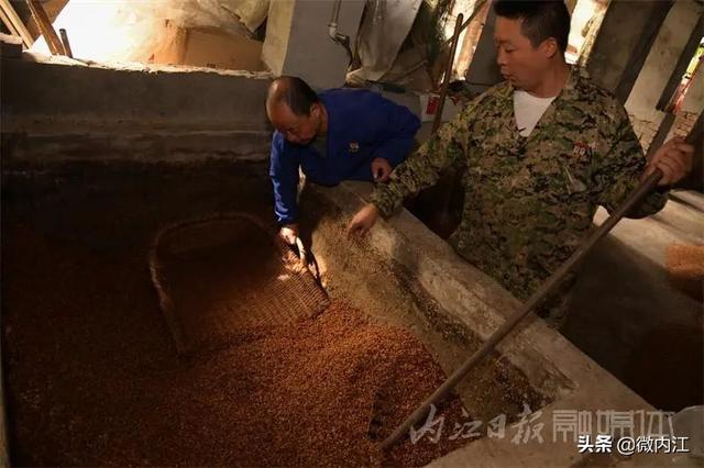 内江“神奇”！民间土酿高粱酒，每年外卖三万斤——