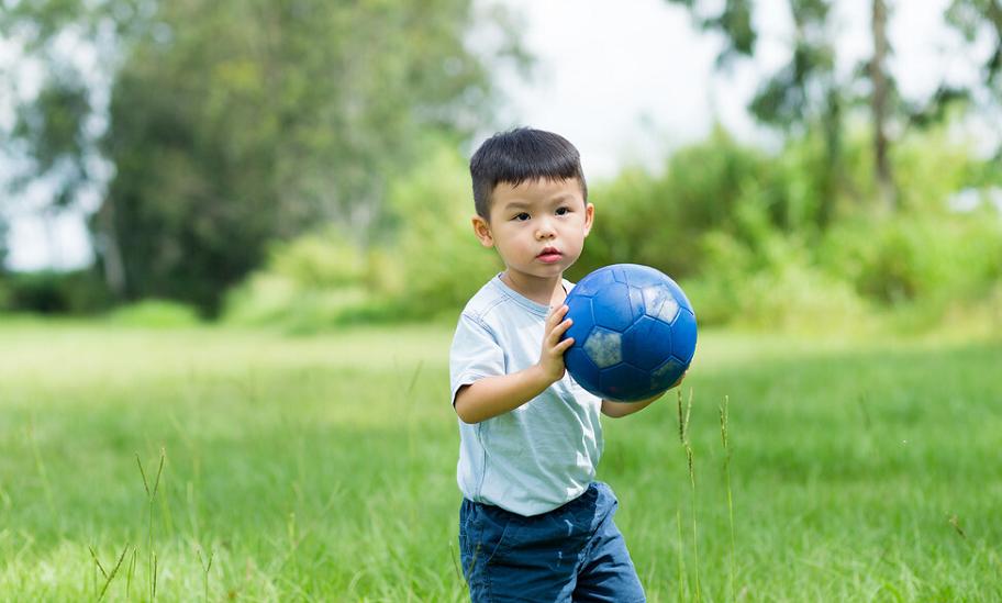 孩子积食身高会“损失”5cm？春季长高黄金期，常做3件事，身高矮不了