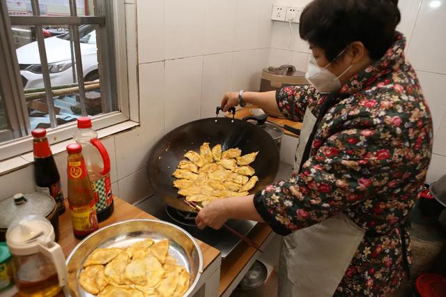 一线报道｜温馨！一顿不同寻常的晚餐