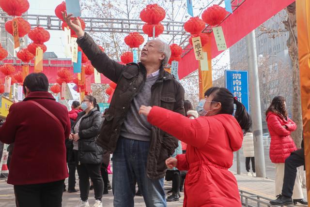 渭南市骨科医院：开心猜灯谜 健康闹元宵 医患同乐一家亲