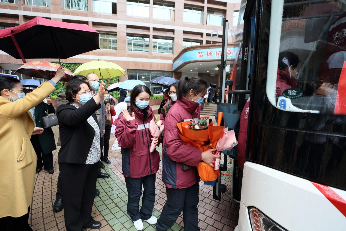 经验丰富，会讲粤语！广州各大医院派出精锐医护援港抗疫