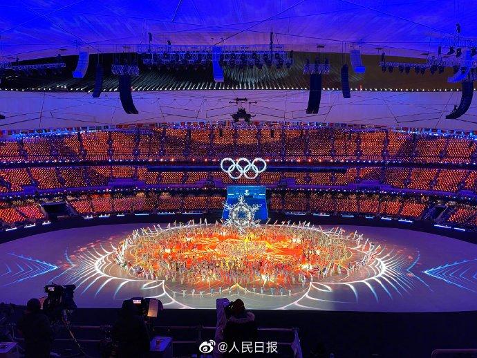 冬奥会闭幕式结束，张艺谋：跟2008年最大的不同，就是文化自信