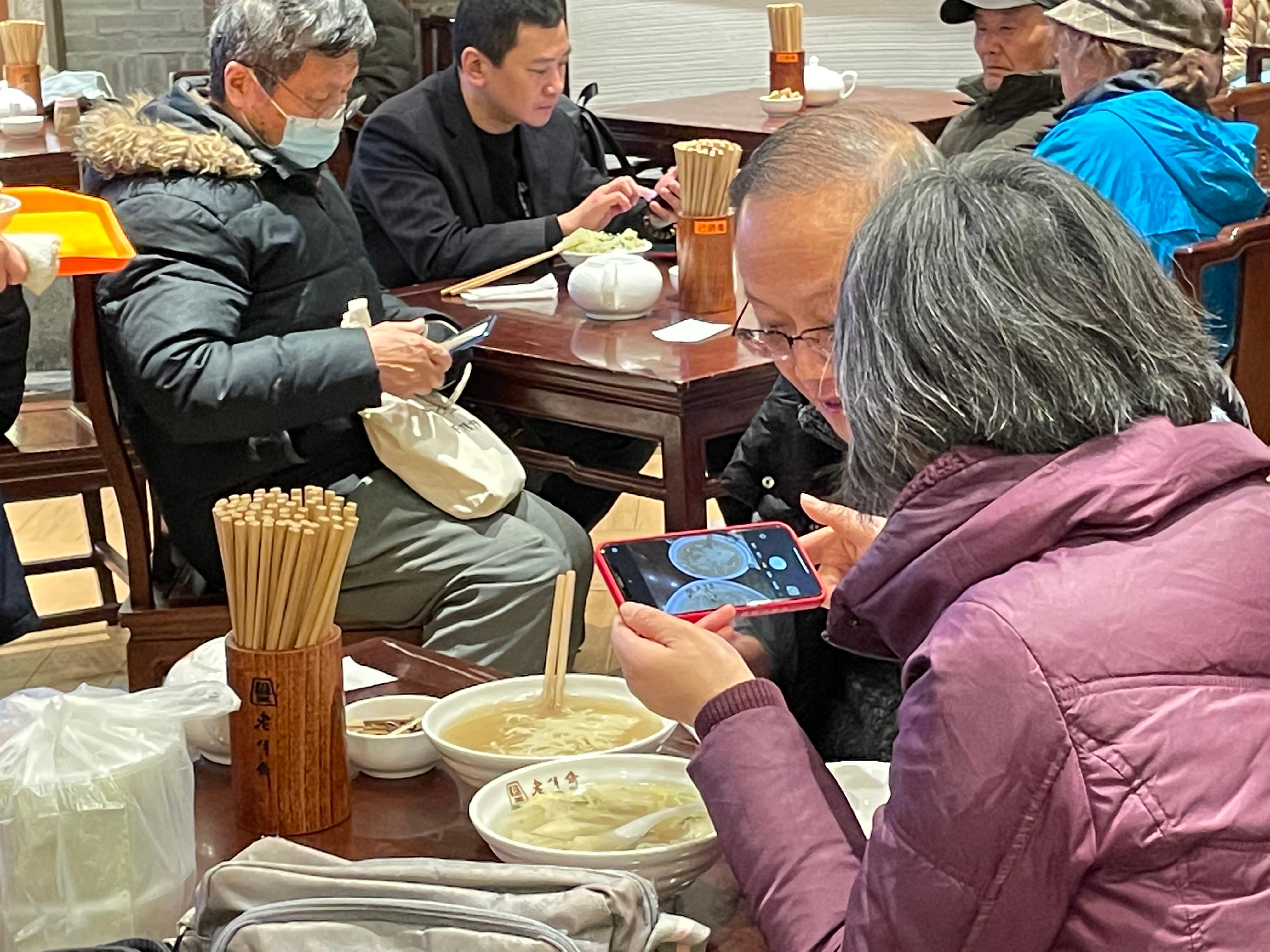 “鲜掉眉毛”的老半斋刀鱼汁面开售，价格4年未涨