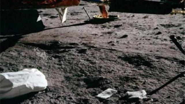 月球上出现187吨“垃圾”，是外星人丢的？科学家道出其中真相