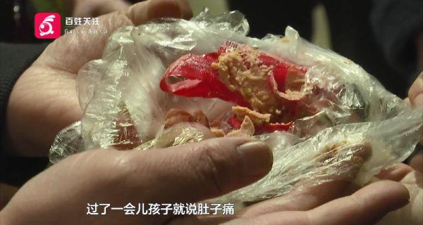 孩子吃了火腿肠后胃痛呕吐？商家：只是嫌不好吃要退货