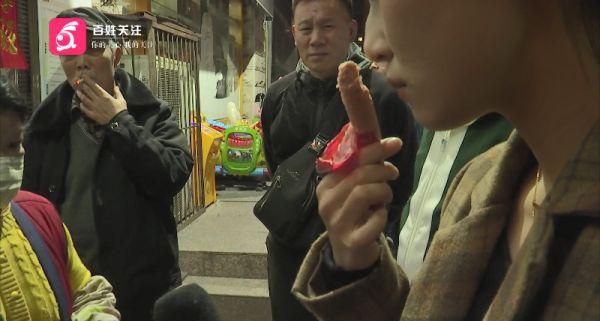 孩子吃了火腿肠后胃痛呕吐？商家：只是嫌不好吃要退货