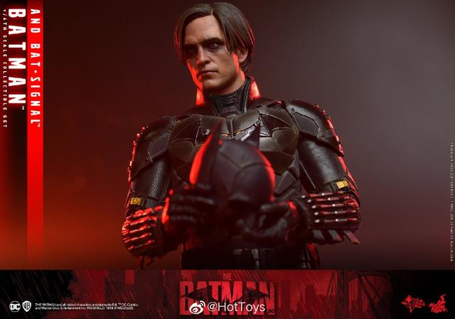 Hottoys《新蝙蝠侠》1/6蝙蝠侠人偶 售价1880元起