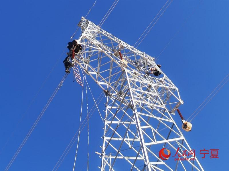 国网中卫供电公司为“东数西算”宁夏枢纽提供电力保障