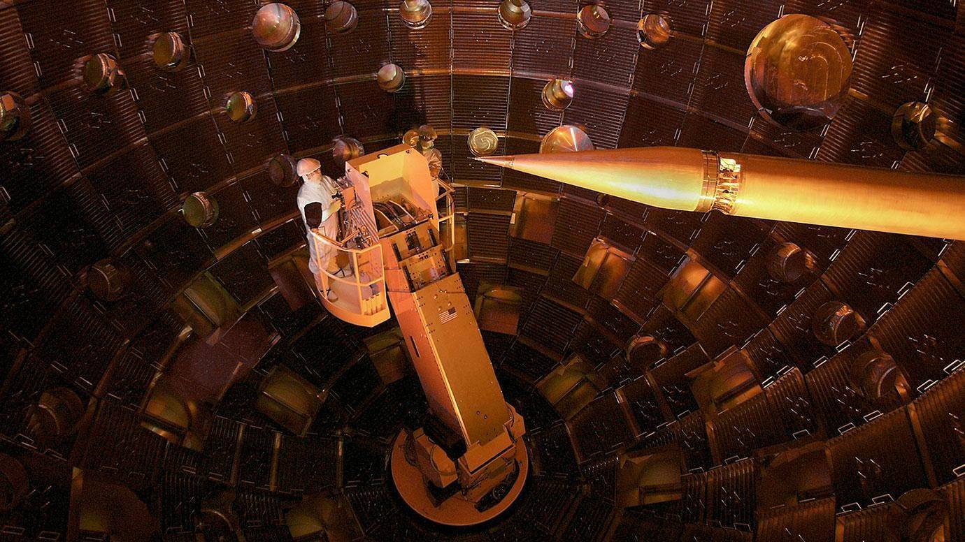 科学家利用196个激光器重现了巨大星系团的内部条件
