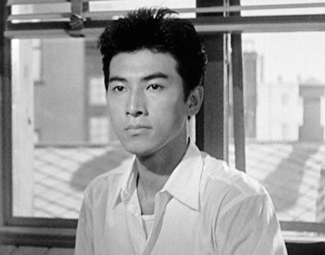 日本初代“哥斯拉”电影男主角去世，曾和导演小津安二郎合作