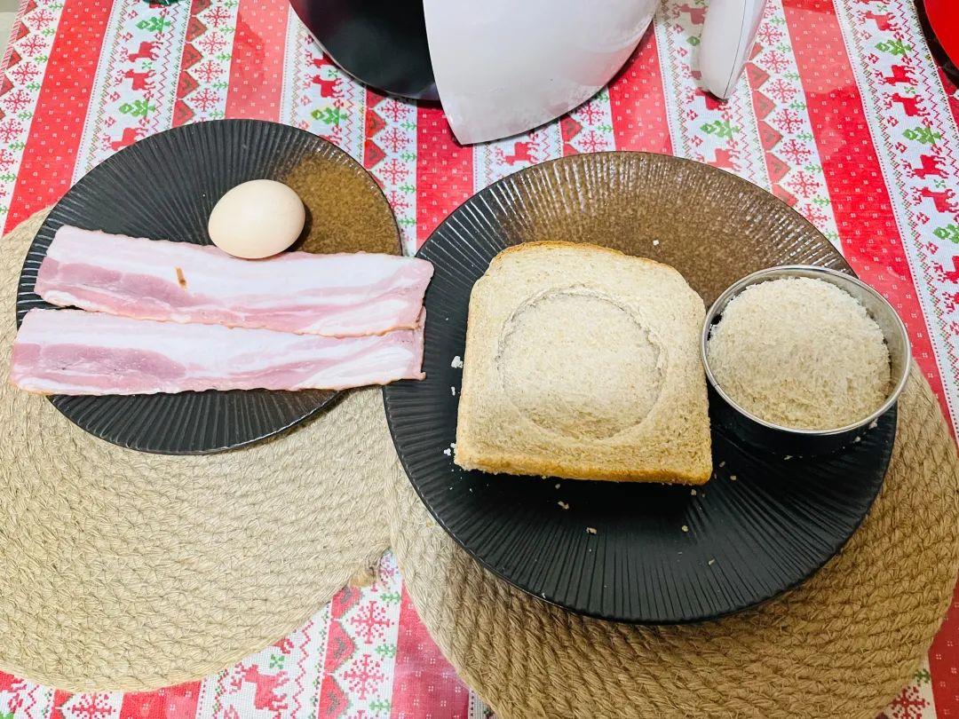 宅家美食厨房丨太阳花培根煎蛋吐司