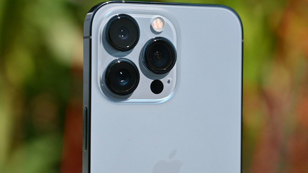 苹果新专利：未来 iPhone 拍照时可通过多个镜头来观看