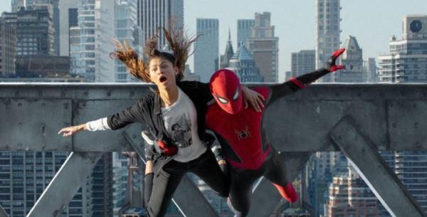 文艺评论丨评《蜘蛛侠：英雄无归》：粉丝经济照亮好莱坞的至暗时刻？