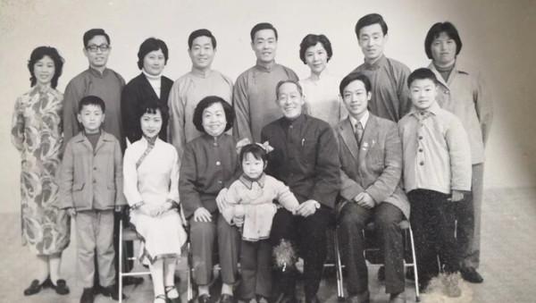 1981年苏州人家的全家福，比《人世间》还好看？