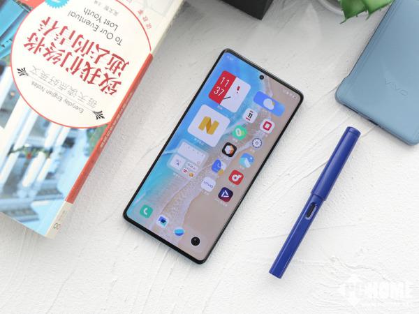 vivo X Note图赏 7英寸巨屏方圆天阶国潮风格