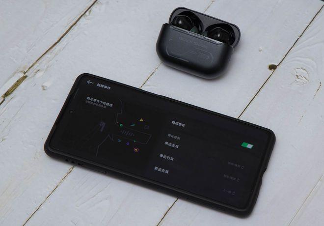 黑鲨JOYBUDS PRO图集：游戏语音双降噪，个性化灯效缺席小K评测室