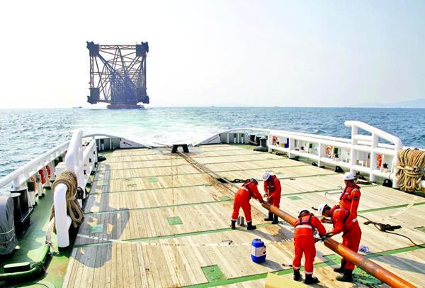 北海救助局助力亚洲首座300米级深水导管架海上安装