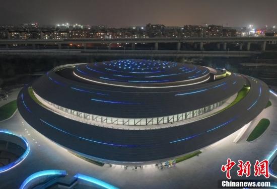 |杭州亚运会电竞场馆夜景绚丽
