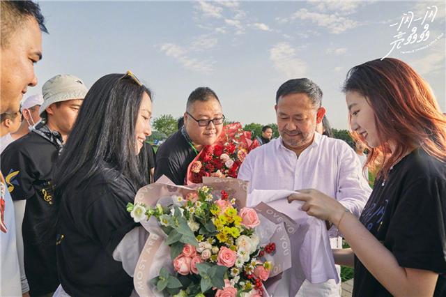 电影《一闪一闪亮晶晶》部分杀青 姜武蓝盈莹现身