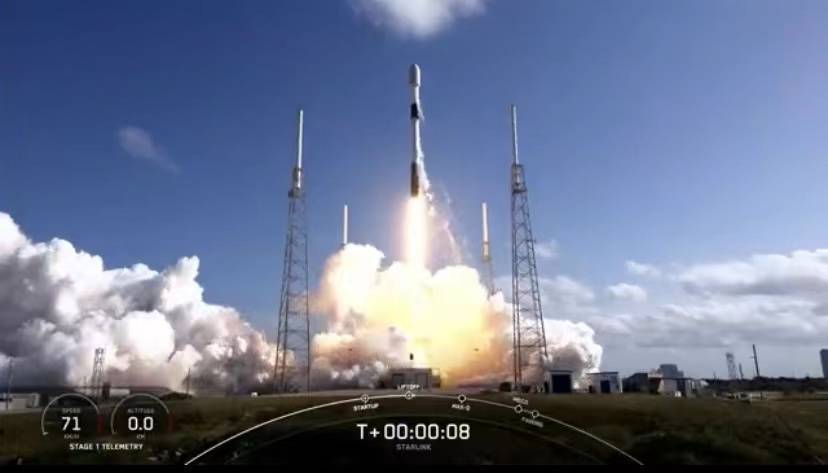 SpaceX送53颗星链卫星上天，火箭回收复用周期21天