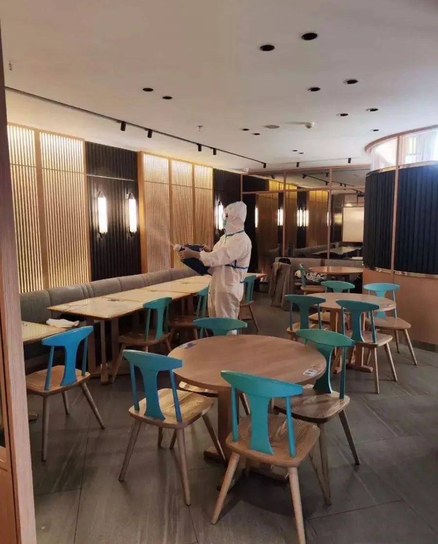 上海购物中心复市:BFC外滩金融中心恢复线下营业 奶茶店、面包店、书店都开了