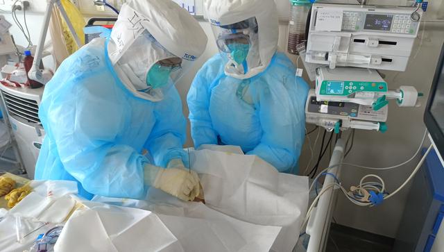 中南医院援沪重症队先锋队接连救治40多位危重症患者
